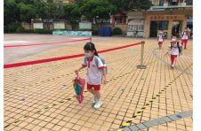 从化：约3万小学生今返校，开设“疫”后天晴第一课