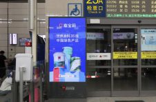 突围五一黄金周！嘉宝莉广告席卷热门旅游城市