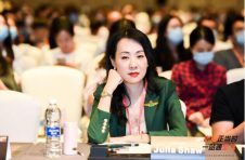 J&P集团董事长简稚云Julia参加2022年亚马逊全球开店启动大会：品牌出海，J&P护航！