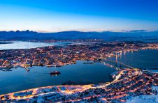 AI赋能“中国速度”,消费电子产业链集体上飞书 AI赋能“中国速度”,消费电子产业链集体上飞书