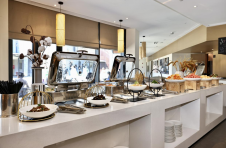 今日登陆港交所，东鹏饮料迈向 A+H 新征程